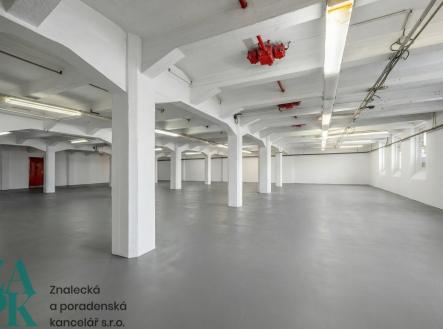 Pronájem - komerční objekt, sklad, 869 m²