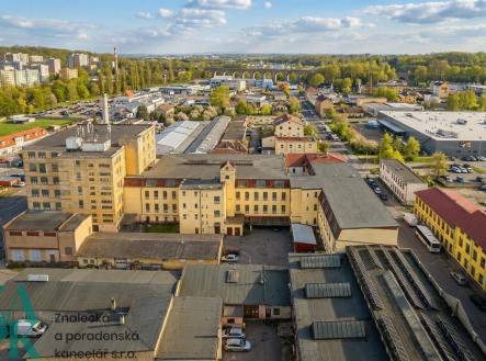 Pronájem - komerční objekt, sklad, 869 m²