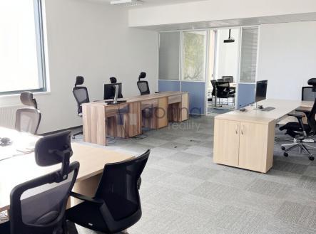 Pronájem - kanceláře, 148 m²
