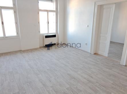 20250429-185735.jpg | Pronájem bytu, 2+1, 58 m²