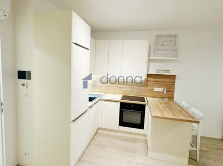 4.jpg | Pronájem bytu, 1+kk, 44 632 m²