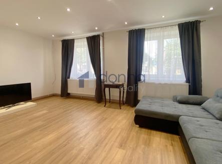1.jpg | Pronájem - dům/vila, 200 m²