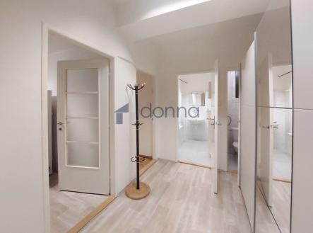 Pronájem bytu, 2+kk, 62 m²