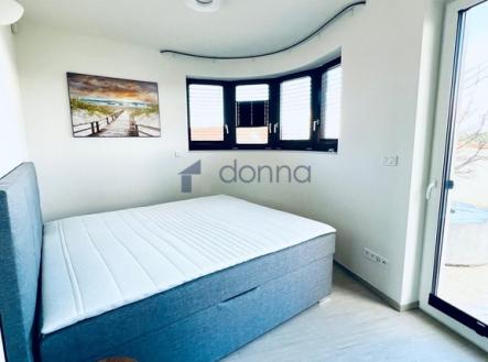 whatsapp-image-2025-11-18-at-09.32.36-2.jpeg | Pronájem bytu, 2+kk, 100 m²