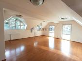 Pronájem - dům/vila, 251 m²
