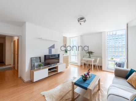 obyvaci-pokoj-vyhled-1.jpeg | Pronájem bytu, 2+kk, 55 m²