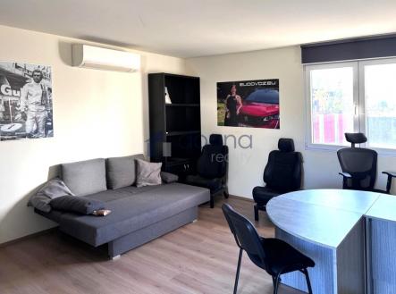 2.jpg | Pronájem - obchodní prostor, 50 m²