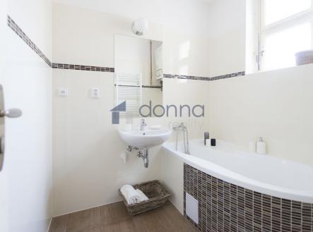 sjp7930.jpg | Pronájem bytu, 2+kk, 64 m²