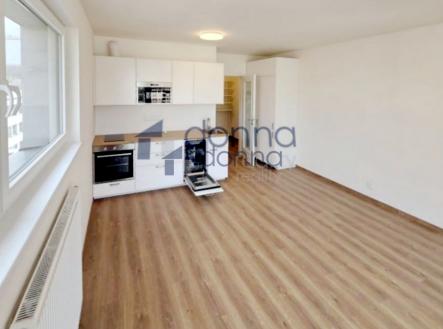 xcdljq9rrz23036323-1.jpg | Pronájem bytu, 1+kk, 39 m²