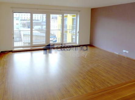 02-obyvak-2-2.jpg | Pronájem bytu, 2+kk, 82 m²