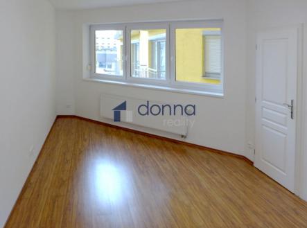 04-loznice-1-1-1.jpg | Pronájem bytu, 2+kk, 82 m²