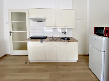 4-2.jpg | Pronájem bytu, 1+kk, 29 m²