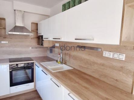 1762104498-owrkzwdotc-20251013-160819.jpg | Pronájem bytu, 3+kk, 78 m²