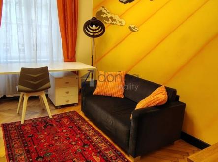1780934544-blteszpkat-4-room.jpg | Pronájem bytu, 1+1, 32 m²