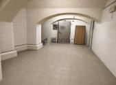 Pronájem - skladovací prostor, 220 m²