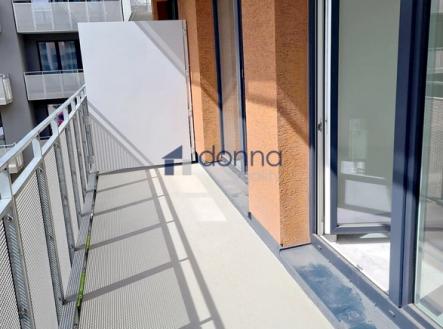 103.jpg | Pronájem bytu, 2+kk, 61 m²