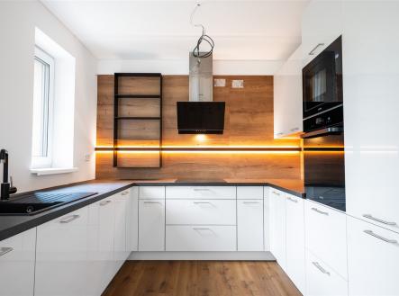 Pronájem - dům/vila, 183 m² obrázek