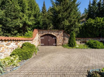 . | Prodej - dům/vila, 289 m²