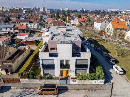 . | Pronájem - dům/vila, 250 m²