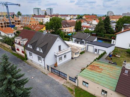 . | Pronájem - dům/vila, 480 m²
