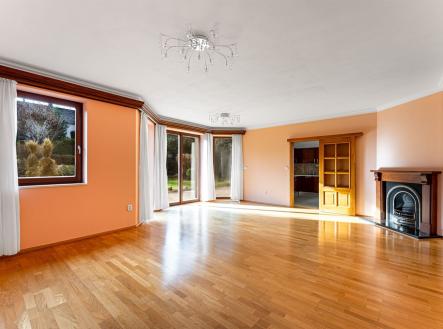 . | Pronájem - dům/vila, 300 m²