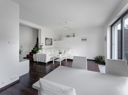 . | Pronájem - dům/vila, 146 m²