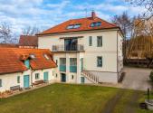 Pronájem - dům/vila, 237 m²