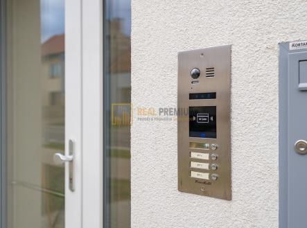 roman-vyklicky-23.jpg | Prodej bytu, 1+kk, 55 m²