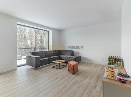 yzzd9366lm.jpg | Prodej - jiné, 103 m²