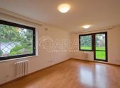 Pronájem - kanceláře, 417 m²