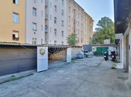 fotografie | Prodej - malý objekt/garáž