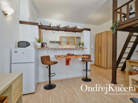 prodej-byt-podskalska-www-osobnirealitnimakler-cz-ondrej-kucera-04.jpg | Prodej bytu, 1+kk, 31 m²