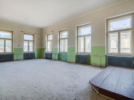 20230914195647-597.jpg | Prodej - nájemní dům, 900 m²