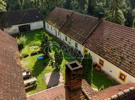 Prodej - dům/vila, 880 m² obrázek