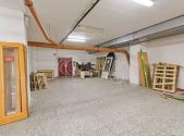 Pronájem - skladovací prostor, 350 m²