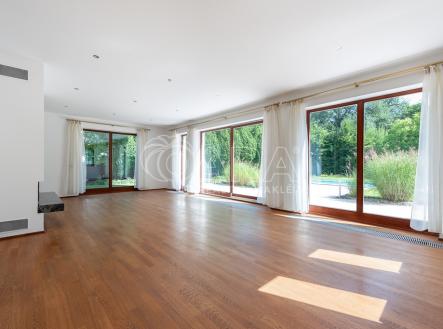 dum-statenice-mala-data-32-of-51.jpg | Prodej - dům/vila, 357 m²