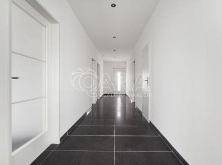 Prodej - dům/vila, 244 m²