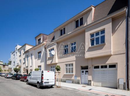 Prodej - dům/vila, 460 m² obrázek