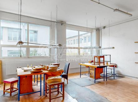 petra-bezruce-09152025-095802.jpg | Prodej - výrobní prostor, 1 700 m²