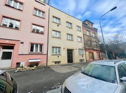 Pohled na bytový dům | Pronájem bytu, 1+kk, 16 m²