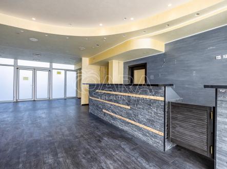 9-prostor2-kavarna.jpg | Prodej - obchodní prostor, 202 m²