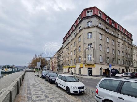 dům | Prodej - nájemní dům, 2 699 m²