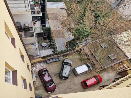 dvůr | Prodej - nájemní dům, 2 699 m²