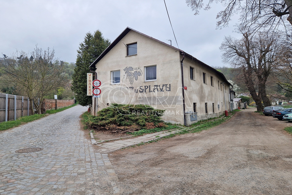 dům