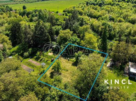 slany-modry-ramecek.jpeg | Prodej - pozemek, zahrada, 1 224 m²