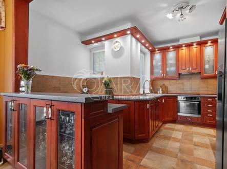 Kuchyně | Prodej - dům/vila, 169 m²
