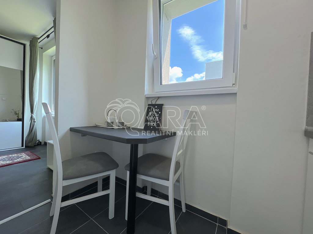apartman-c.6.11-kuchyn.jpg