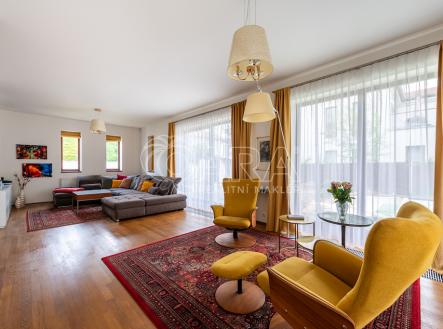 dom-statenice-1-of-51.jpg | Prodej - dům/vila, 285 m²