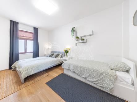 26.5.2025-milicova-byt-3-2-of-7.jpg | Pronájem bytu, 1+kk, 33 m²