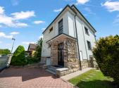 Prodej - dům/vila, 247 m²